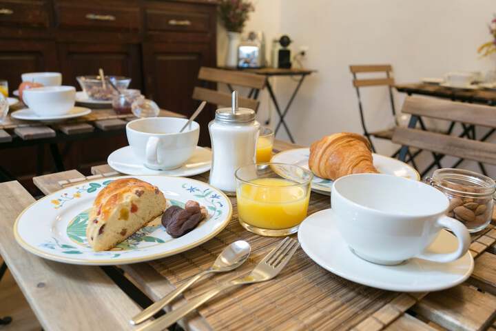 Breakfast/Coffee Service 26 of 32