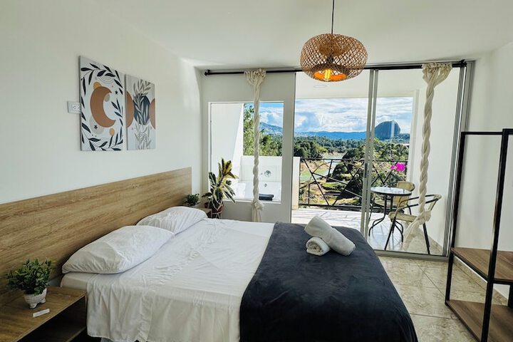 Room 10 of 51