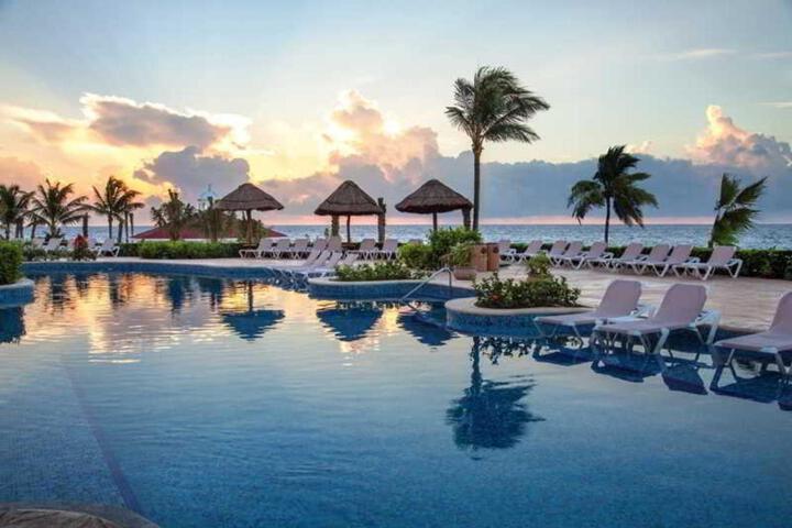 Pools & Facilities