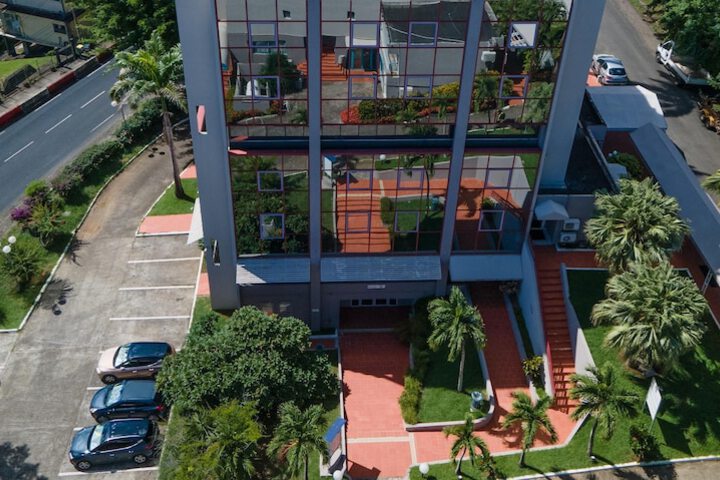 Hotel 96 sur 99