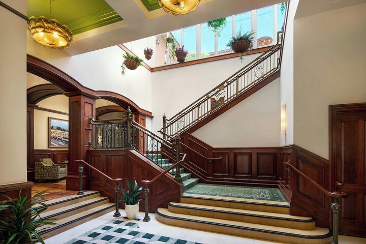 Entrance & Lobby