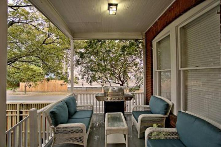Exterior of 420Waldburg a Modern Apt with Southern Charm Blocks from Forsyth