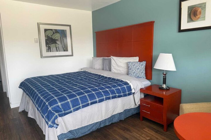 Room 32 of 64