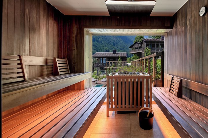 Spa 14 of 27