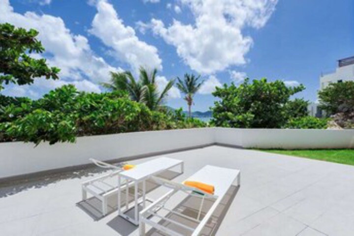 Sundeck 18 of 20