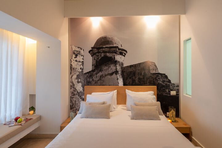 Room 16 of 42