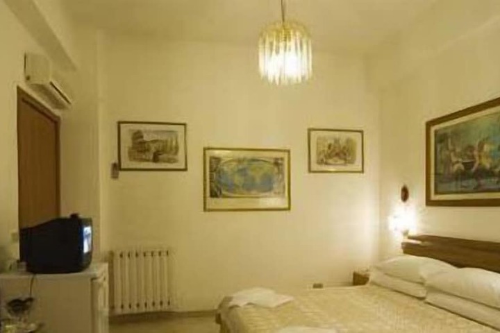 Room 2 of 40