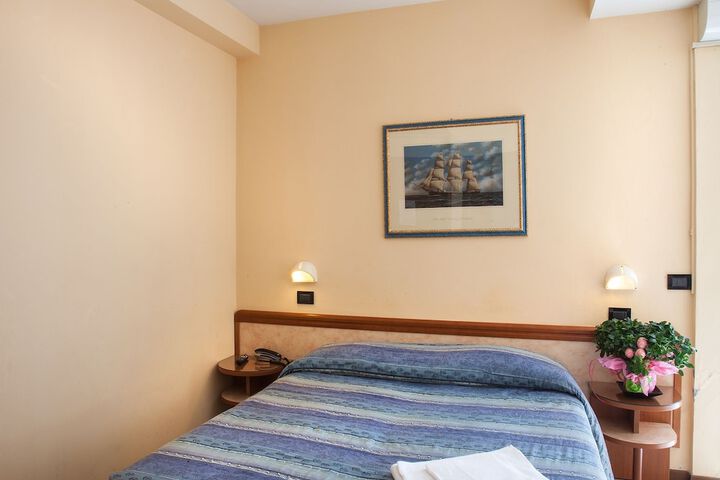Room 10 of 48