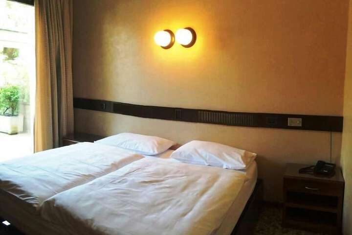 Room 18 of 70