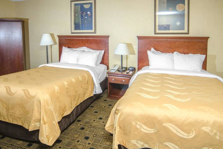 Standard Room, King or Two Doubles (5 of 8)