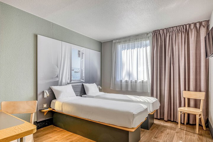 Room 15 of 68