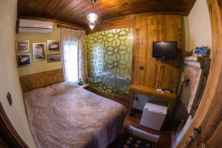 Room 26 of 47