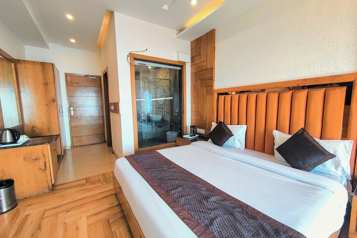Room 15 of 35