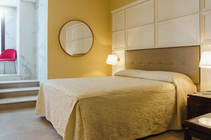 Room 8 of 54