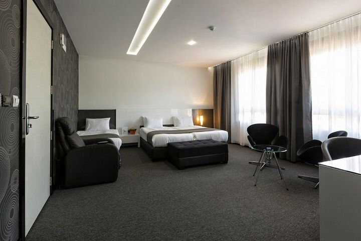 Room 74 of 267