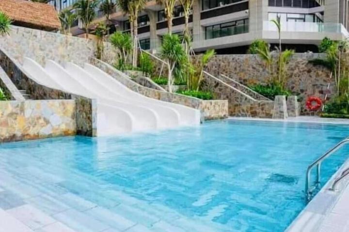 Pool 7 of 15