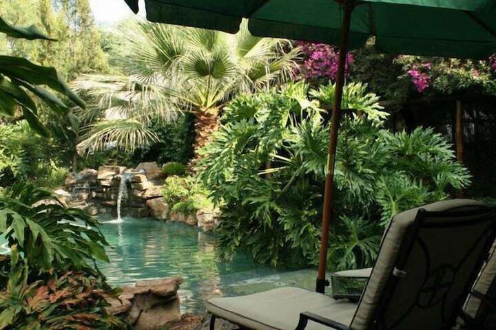 Pool 33 of 49