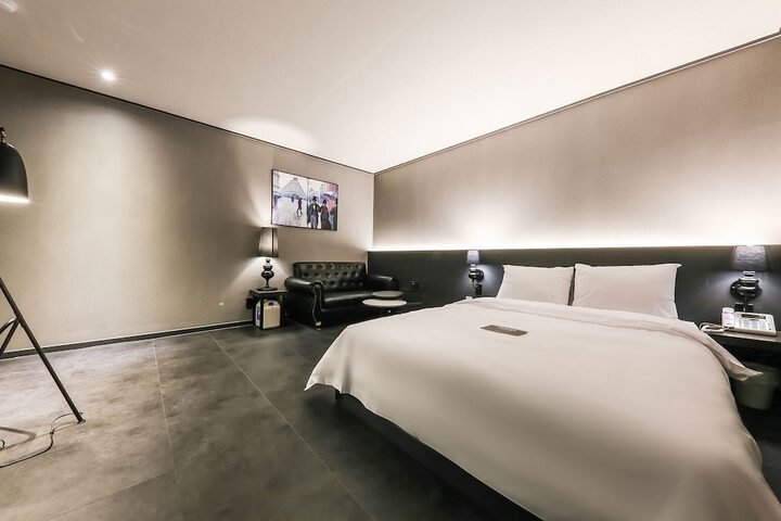 Room 35 of 51