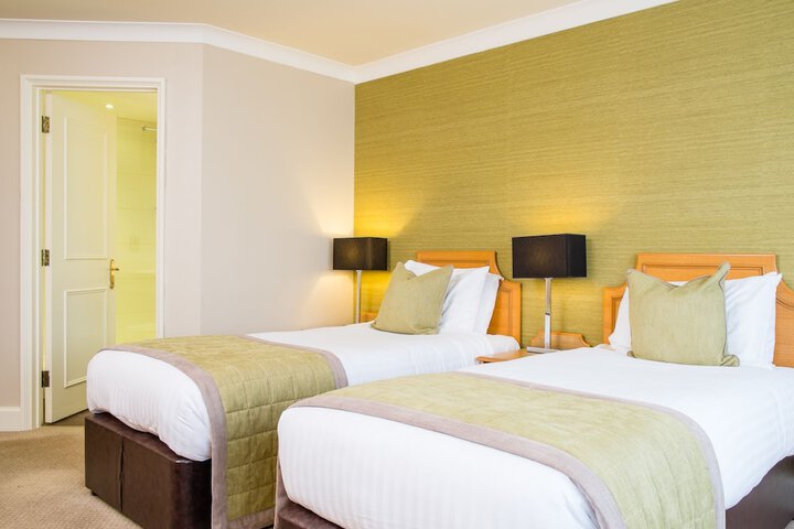 Room 10 of 72