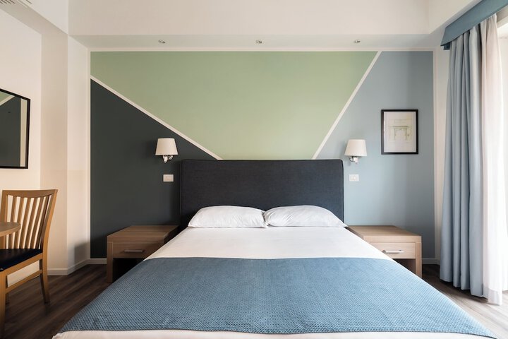Room 5 of 47