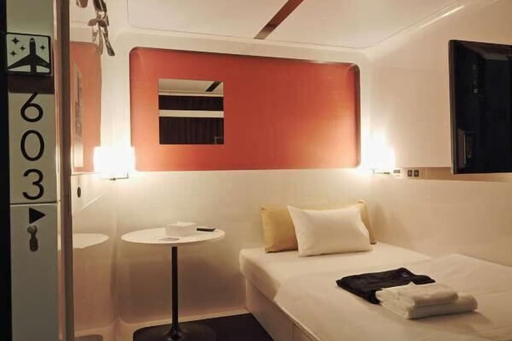 Room 8 of 35