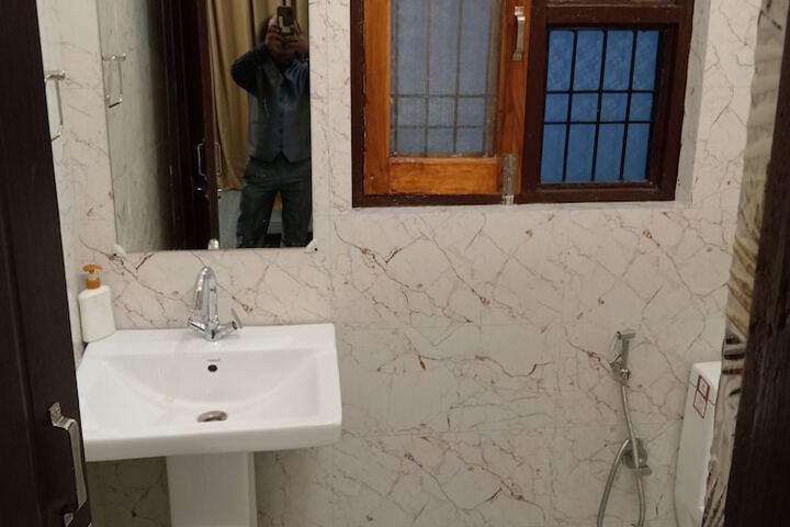 Room 25 of 41