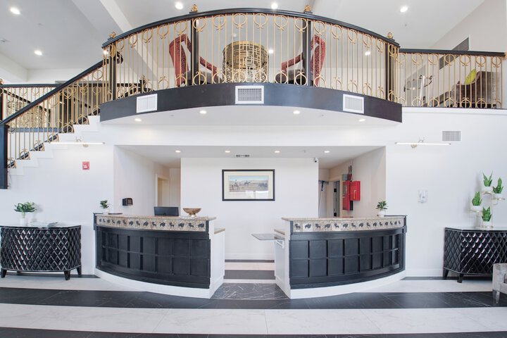Entrance & Lobby