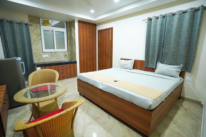 Room 30 of 77