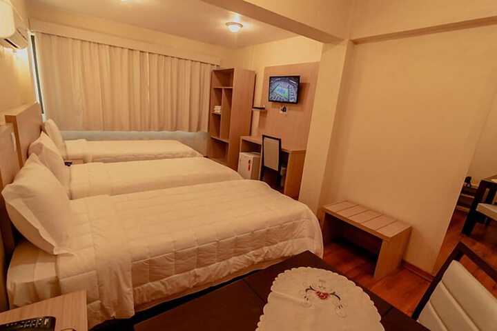 Room 5 of 11