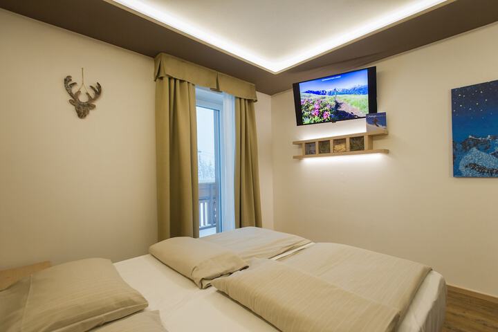Room 7 of 92