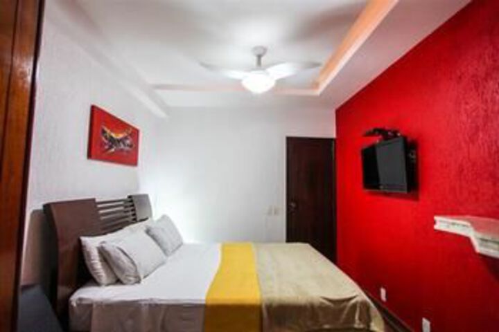 Room 11 of 28