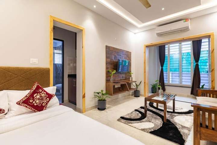 Room 8 of 36