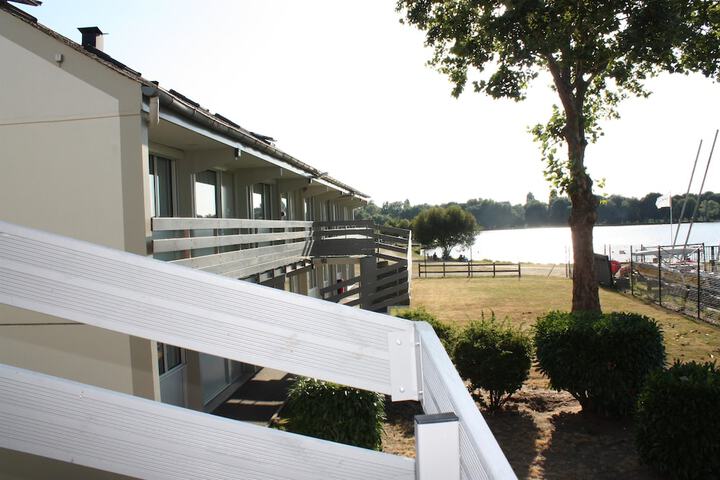 Hotel Entry