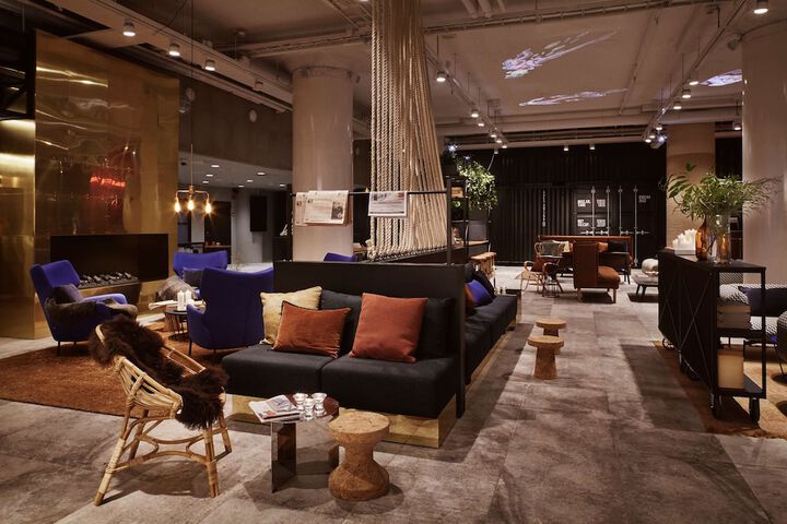 Entrance & Lobby