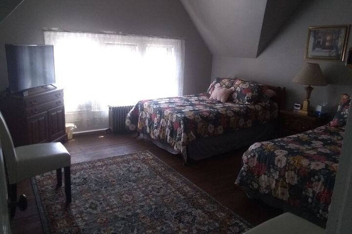 Room 7 of 11