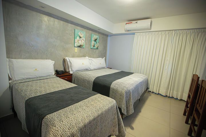 Room 8 of 98