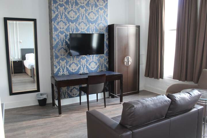 Room 46 of 78