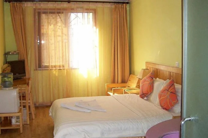 Room 8 of 26