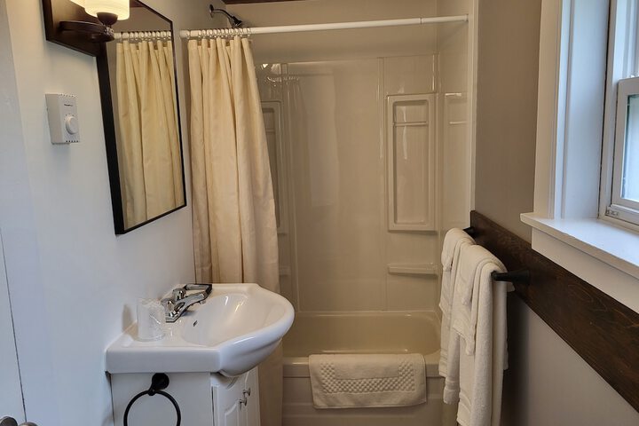 Room 25 of 33