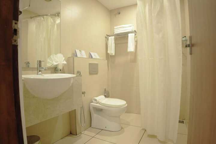 Room 4 of 6
