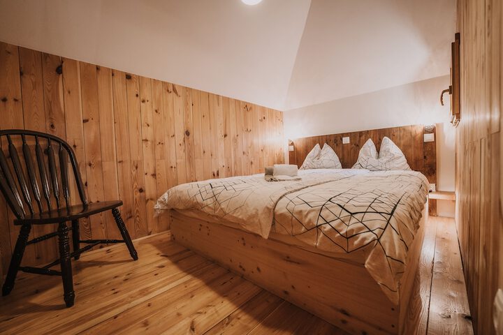 Room 6 of 71