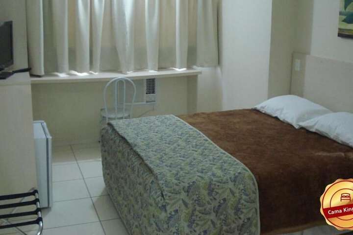 Room 11 of 33
