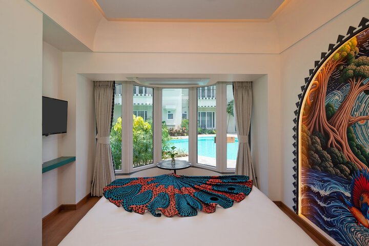 Room 25 of 102