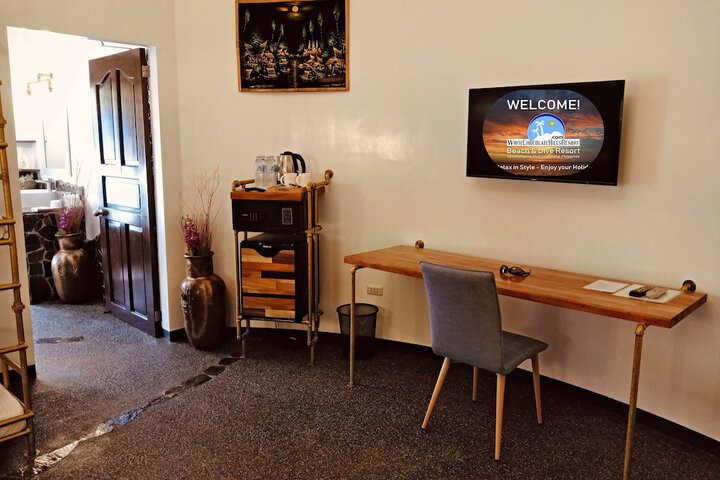 Room 18 of 106