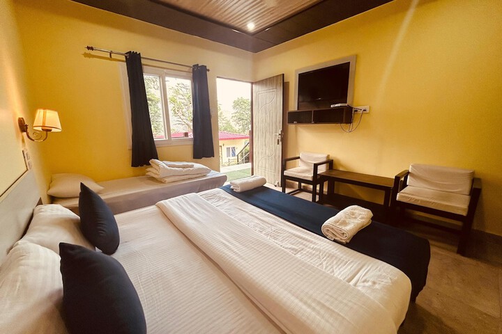 Room 4 of 62
