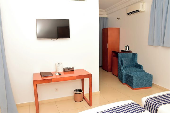 Room 13 of 74