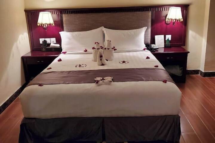 Room 13 of 36