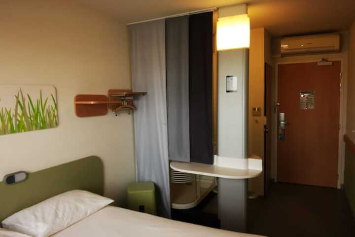 Room 7 of 40
