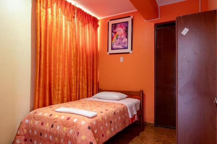 Room 4 of 28