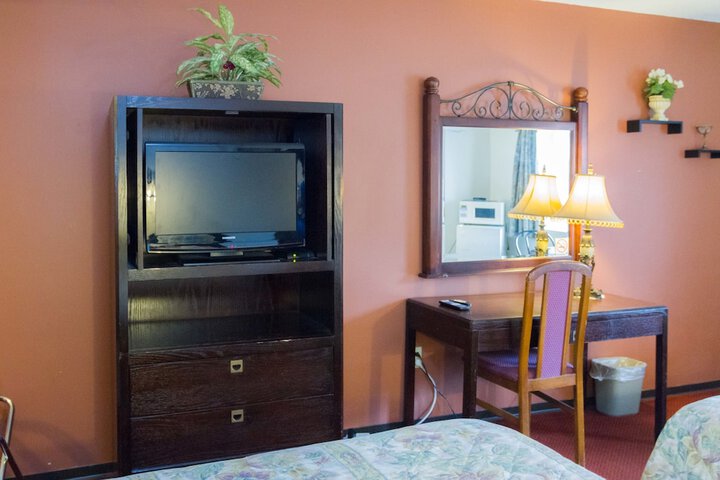 Room 6 of 80
